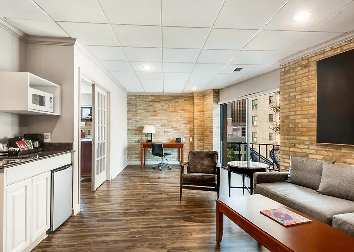 Riverwalk Plaza Hotel San Antonio