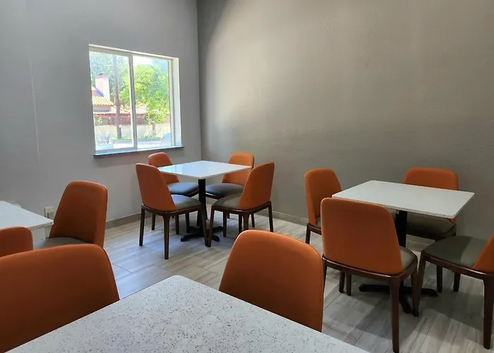 Baymont By Wyndham San Antonio Airport Hotel
