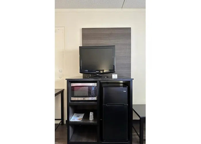 Oyo Hotel San Antonio Lackland Afb Seaworld Hwy 90 W