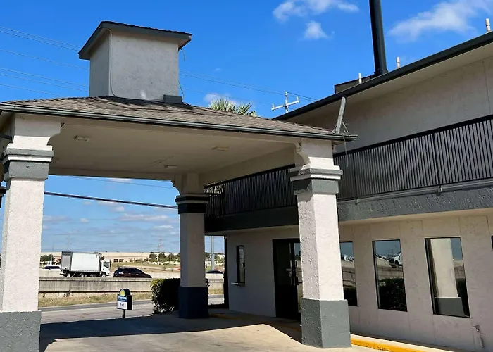 Days Inn By Wyndham San Antonio Interstate Hwy 35 North