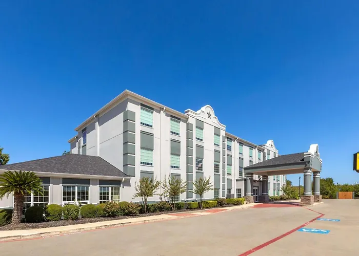 Super 8 By Wyndham San Antonio/Alamodome Area Hotel