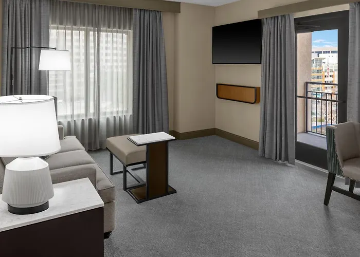 Hotels in San AntonioEmbassy Suites Riverwalk-Downtown