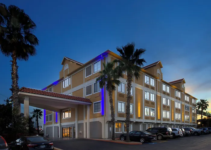 Holiday Inn Express & Suites San Antonio - Downtown Market Area By Ihg